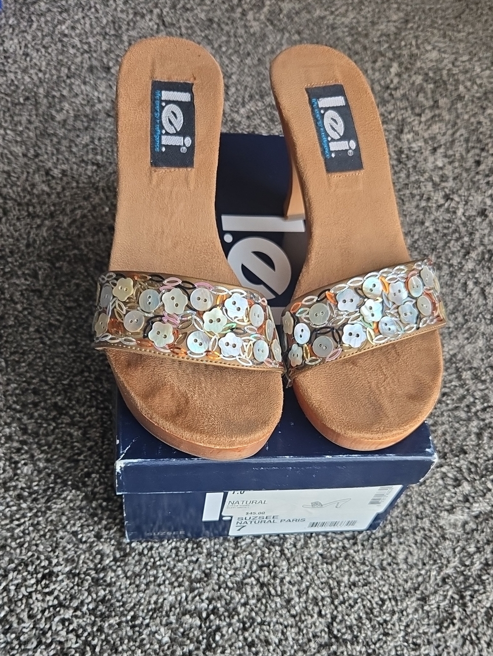 LEI Vintage Womens 1990 Y2k Wooden Sequins Sandal Heel Size 7